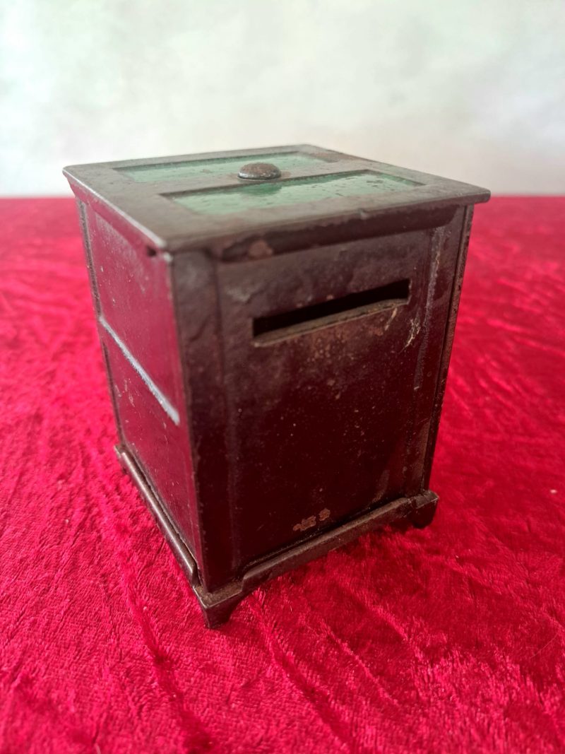 miniature cast iron safe money box (3)