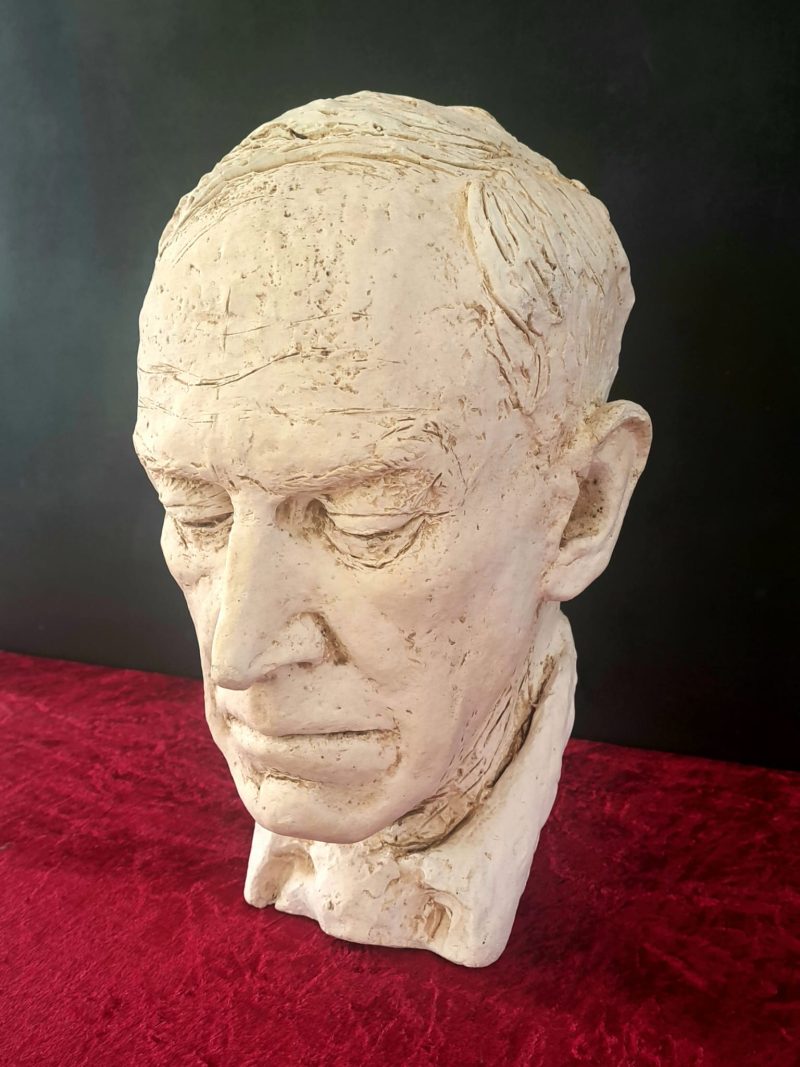 plaster bust of dour gentleman (6)