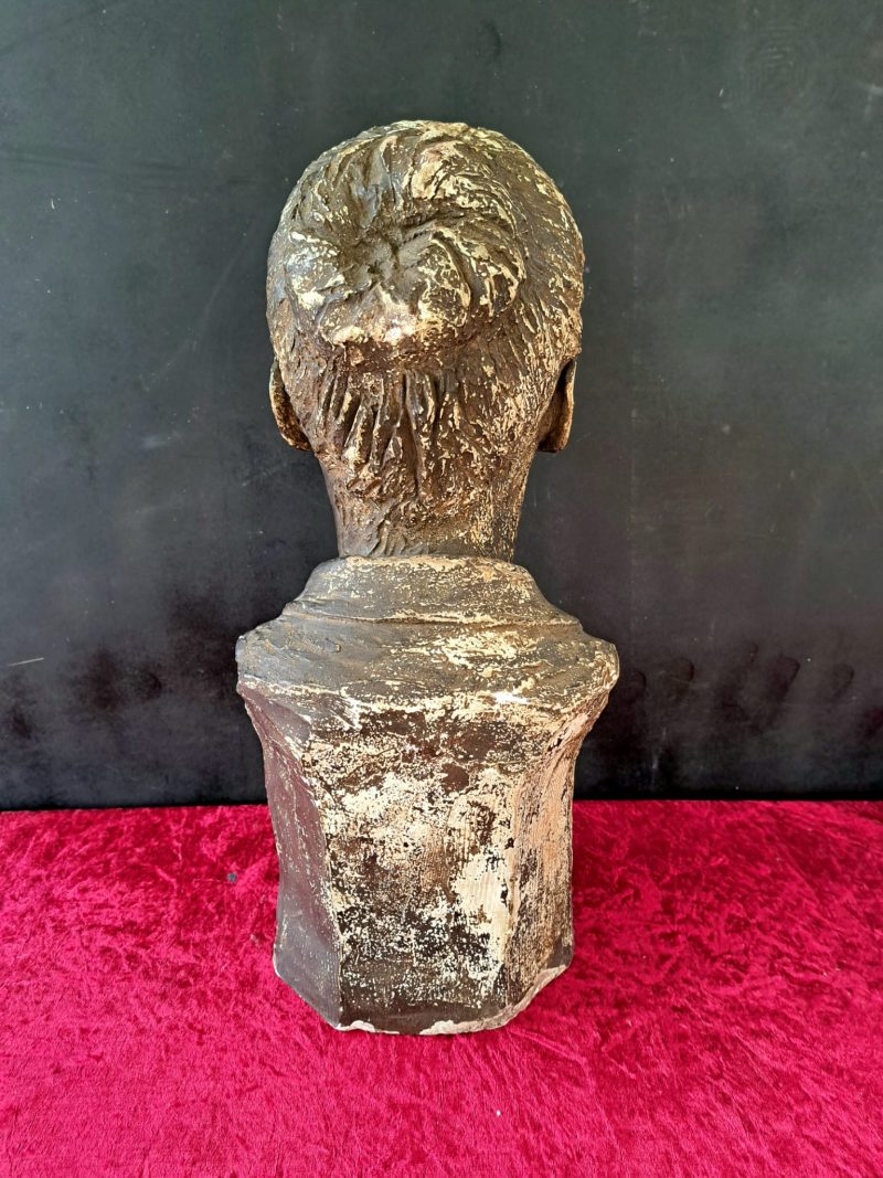 old lady plaster bust (13)