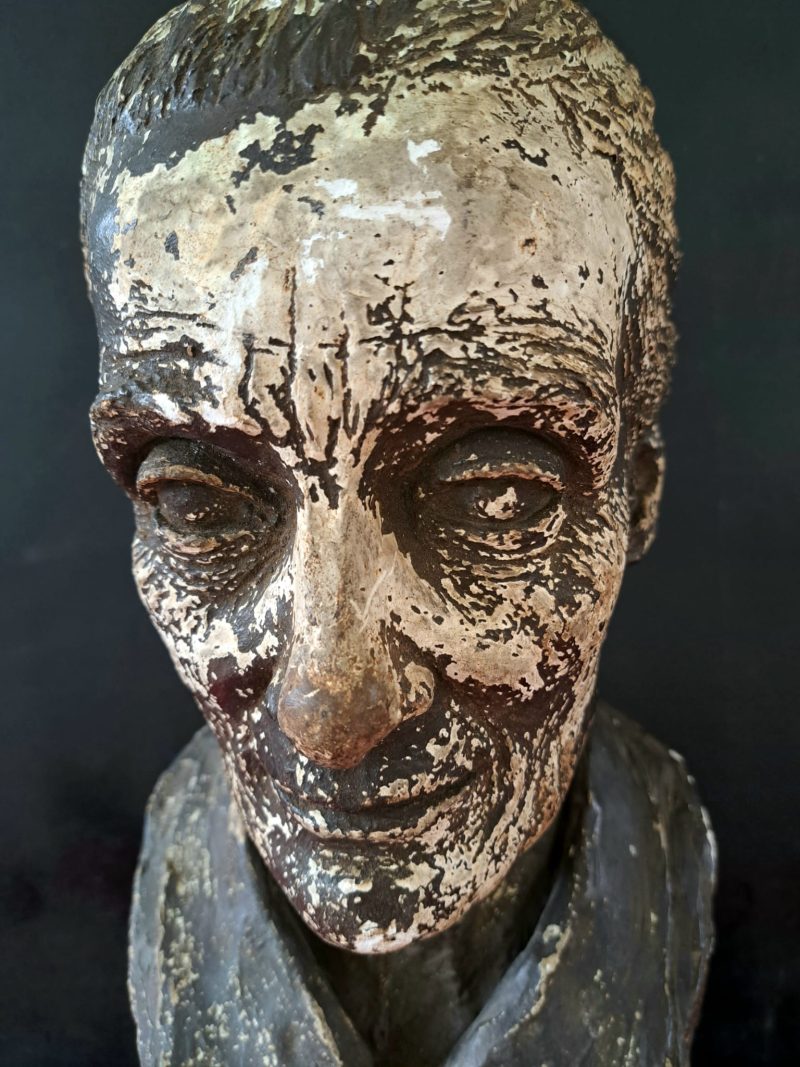 old lady plaster bust (3)