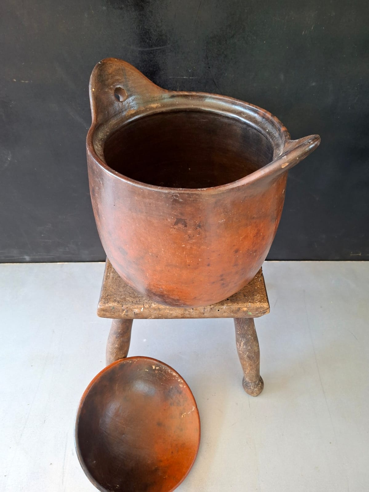 earthenware cooking vessel (2)
