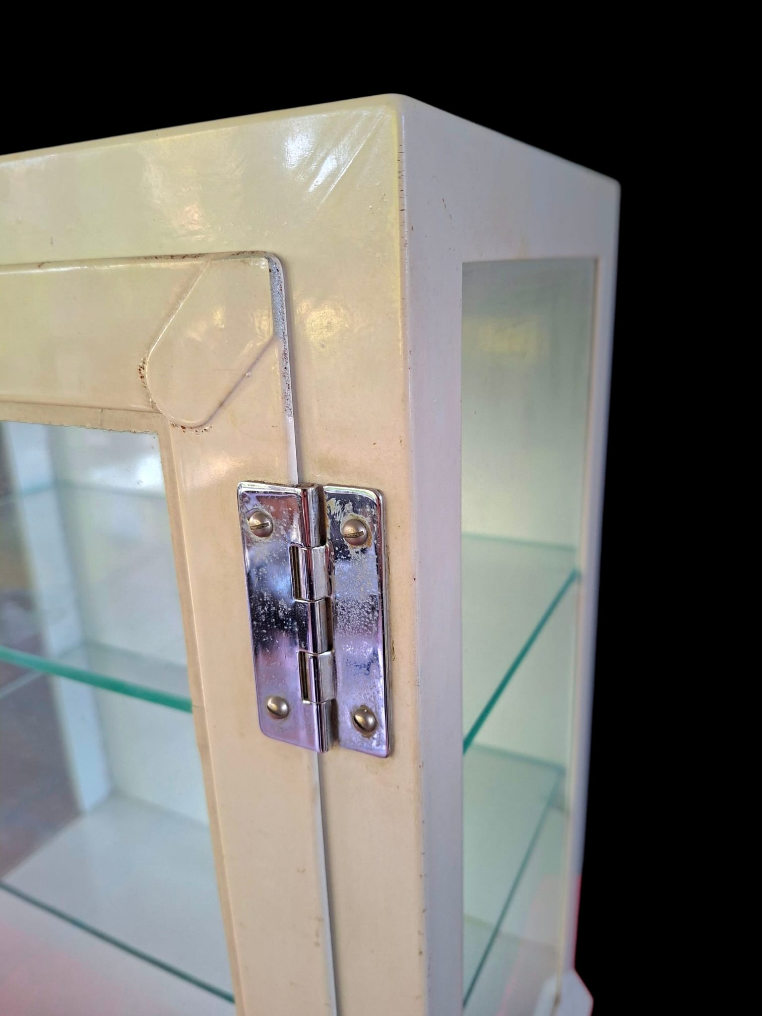 small vintage metal medical cabinet (2)