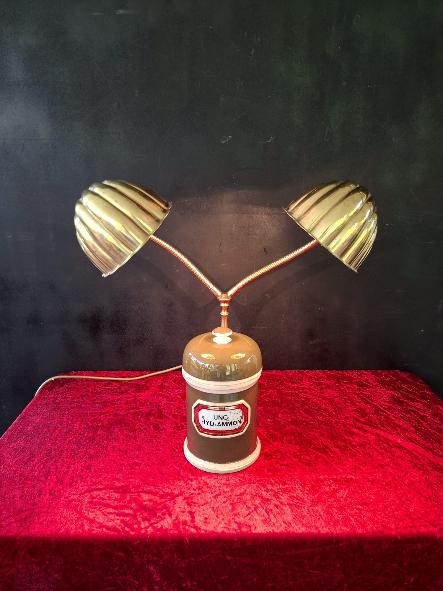 vintage double clam shell desk lamp (13)