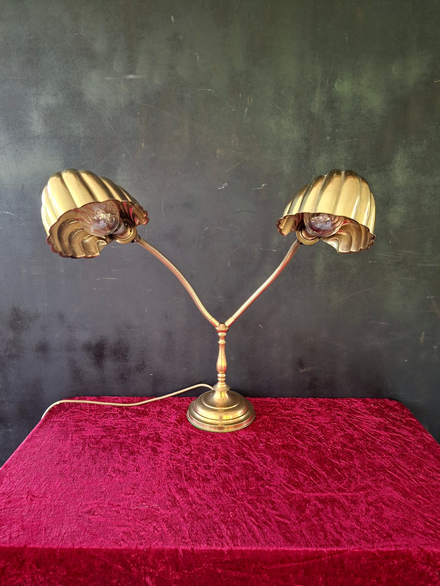 vintage double clam shell desk lamp (15)