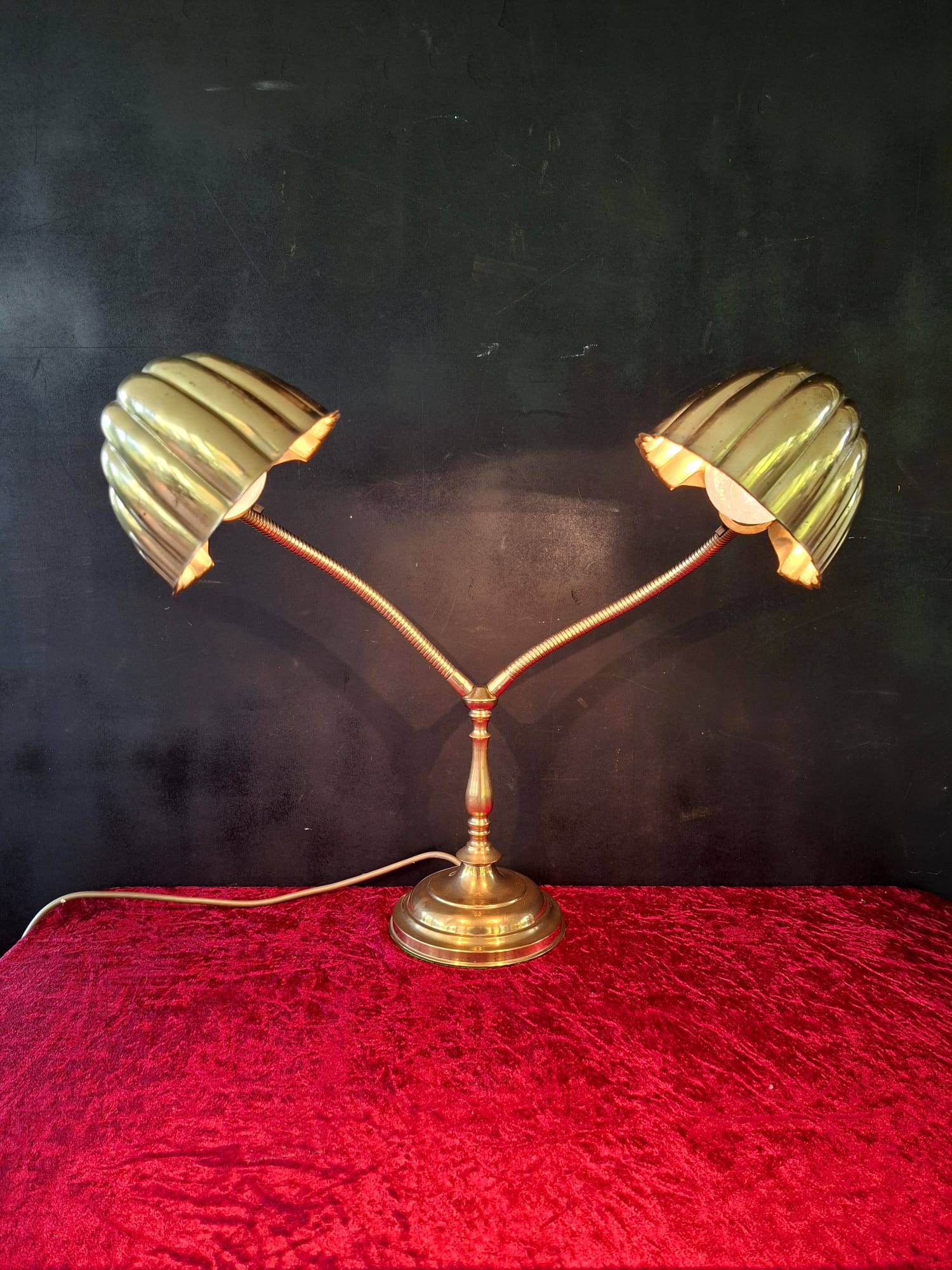 vintage double clam shell desk lamp (17)