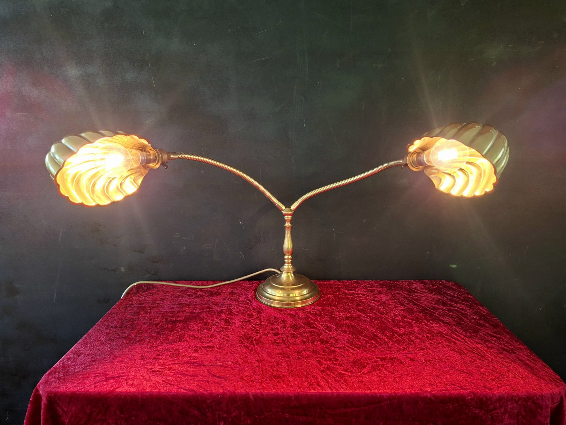 vintage double clam shell desk lamp (8)