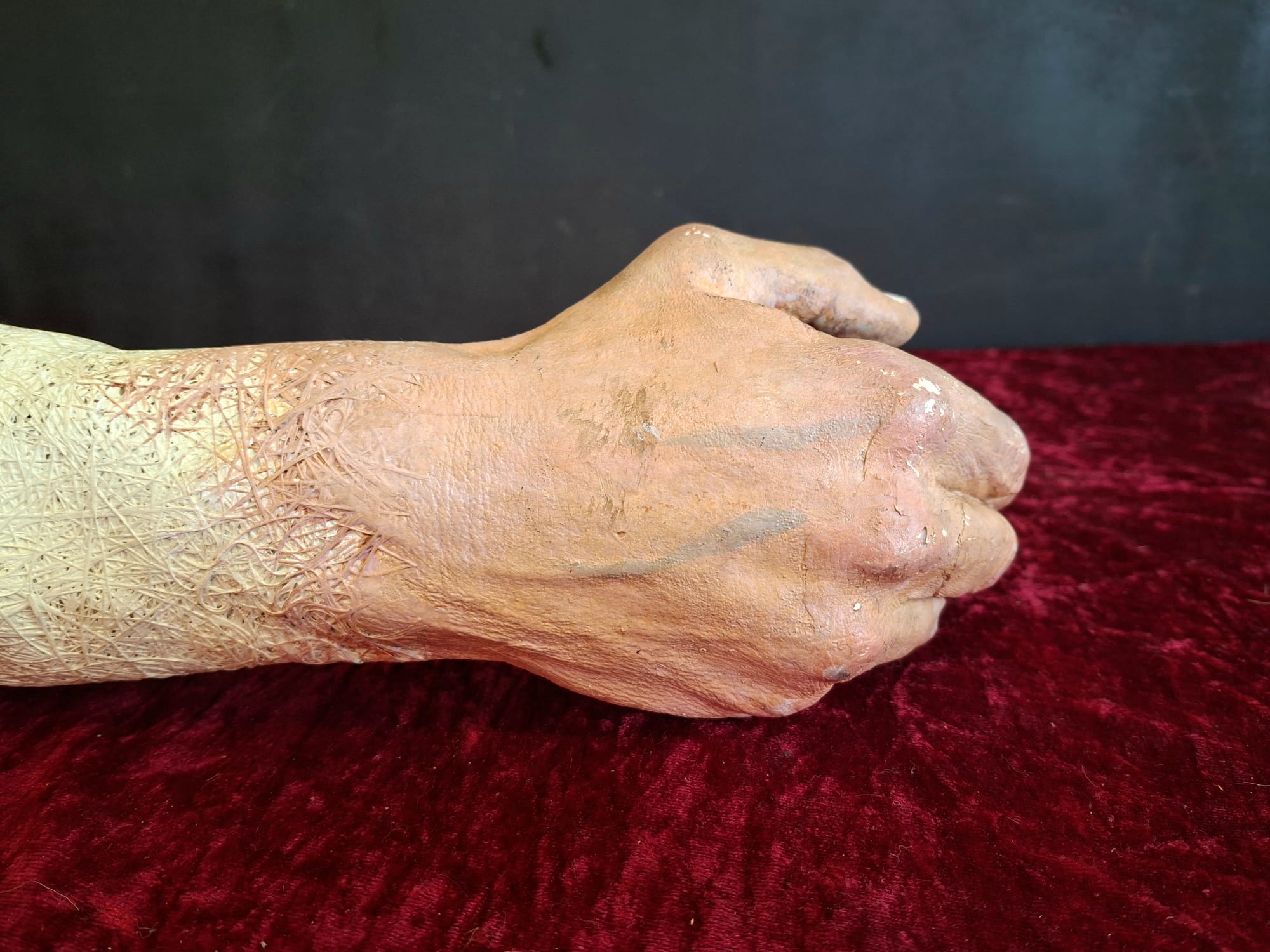 Lifesize realistic human prop arm (3)